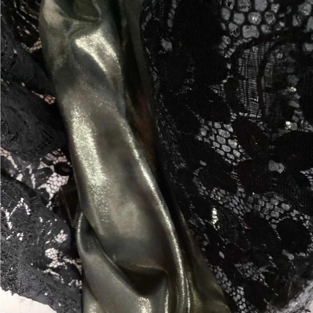 NWOT Torrid Black and Gold Lace Dress 16 - Picture 9 of 11